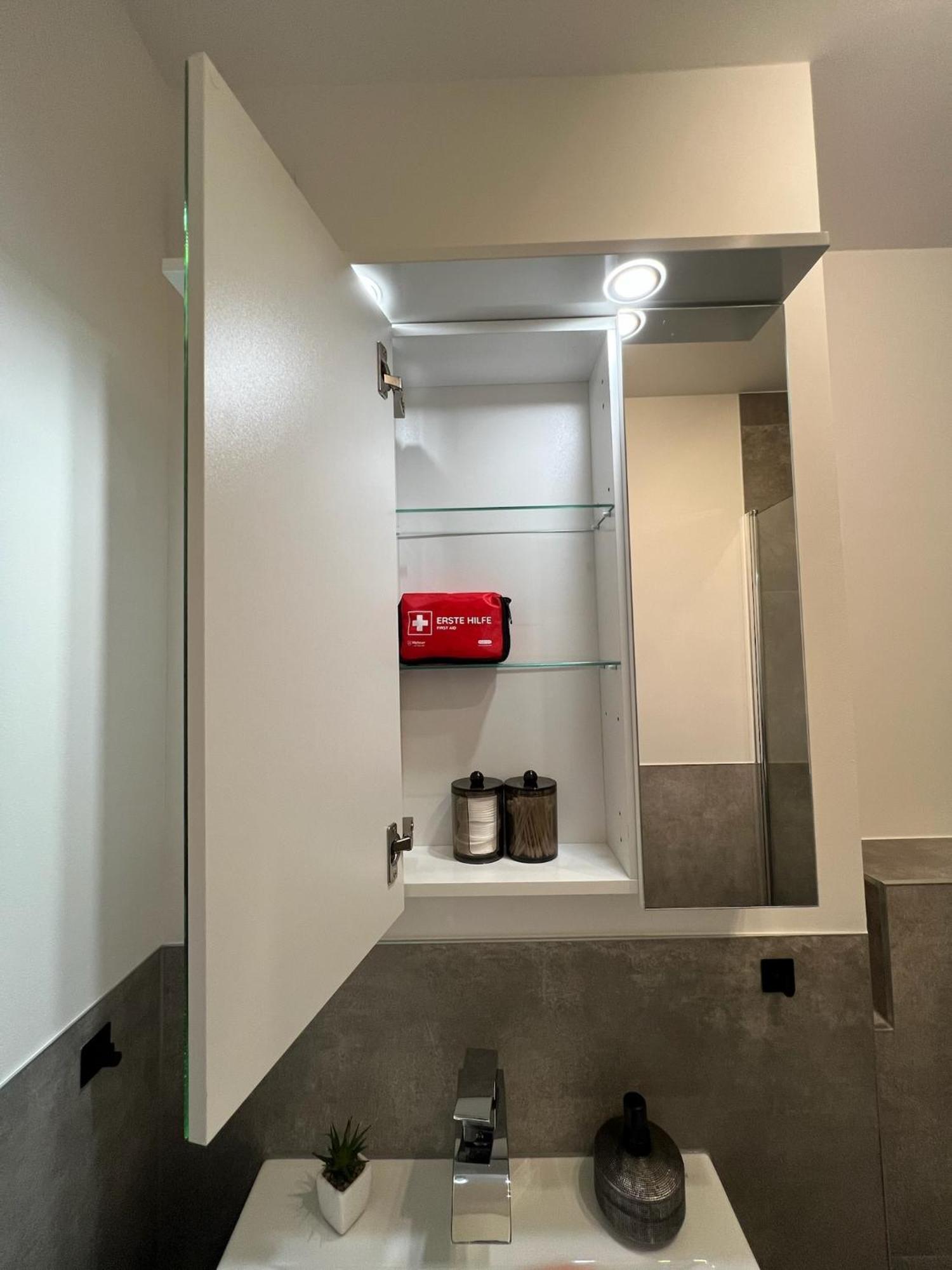 W&D Living - Fewo Kleines Italien Mit Parkplatz Und Balkon Celle Exterior photo