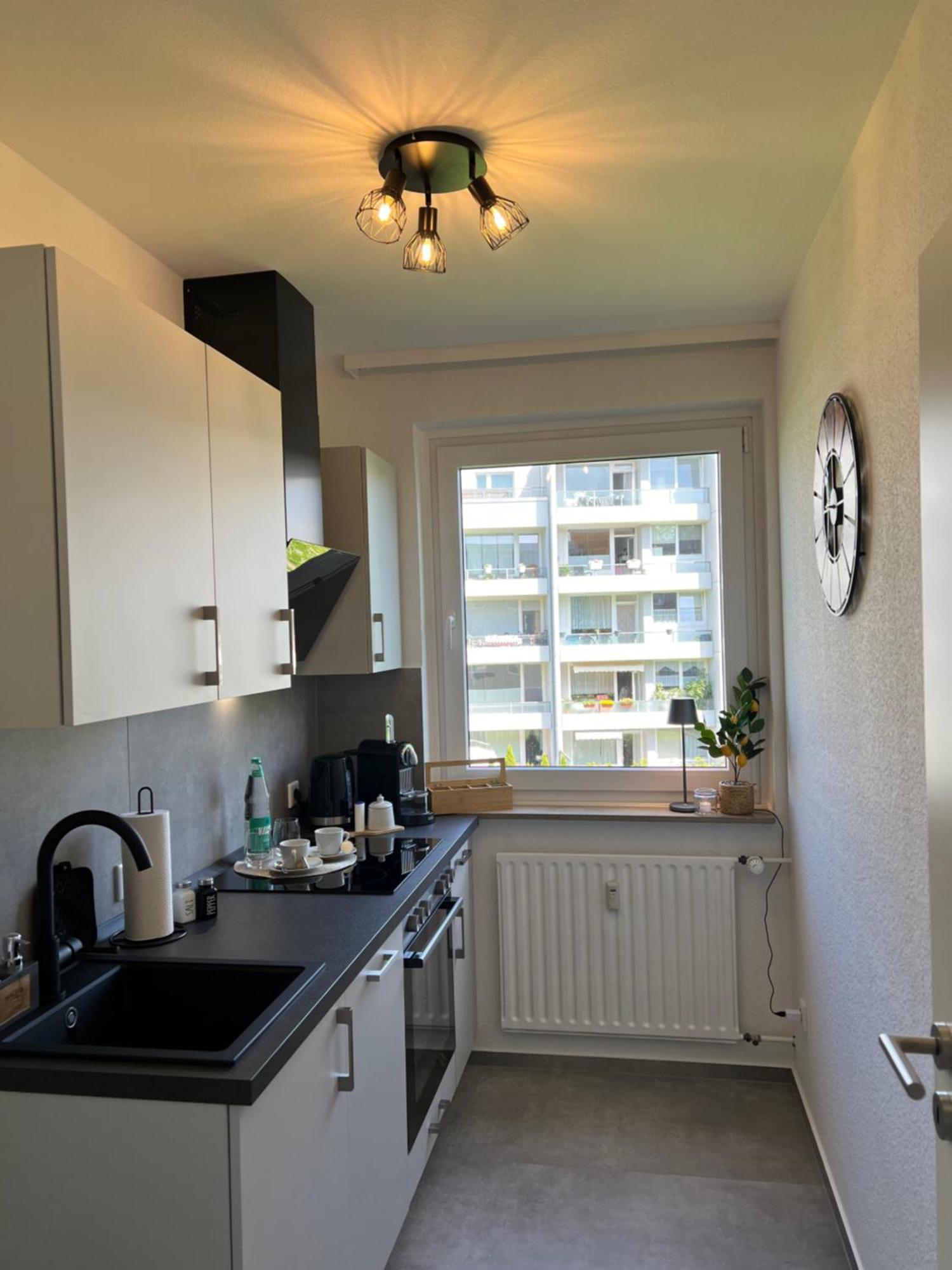 W&D Living - Fewo Kleines Italien Mit Parkplatz Und Balkon Celle Exterior photo